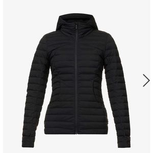 Lululemon Pack it Down Puffer Jacket in Black